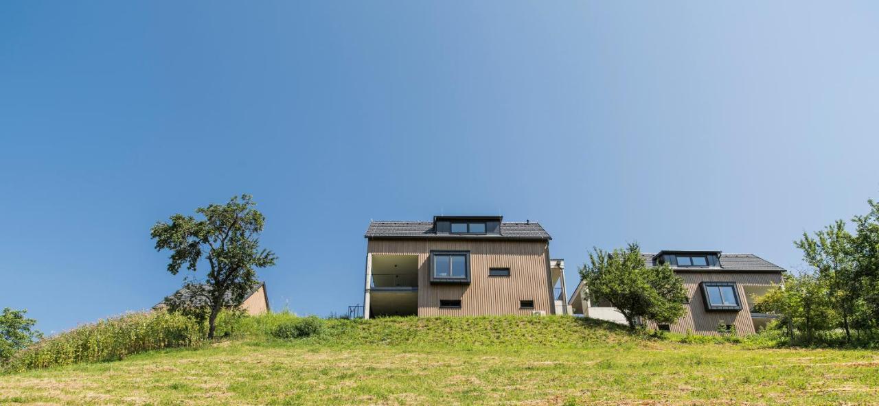 Weinzeit Chalets กัมลิทซ์ ภายนอก รูปภาพ