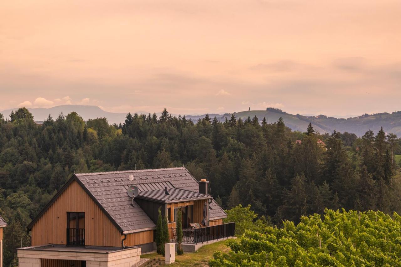 Weinzeit Chalets กัมลิทซ์ ภายนอก รูปภาพ