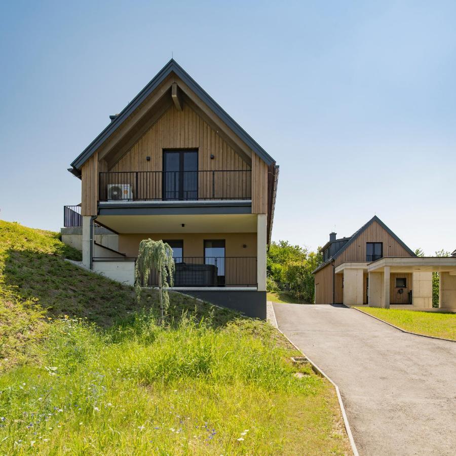 Weinzeit Chalets กัมลิทซ์ ภายนอก รูปภาพ