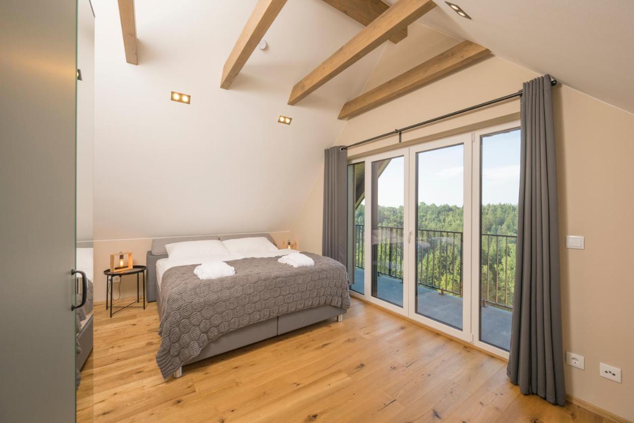 Weinzeit Chalets กัมลิทซ์ ภายนอก รูปภาพ