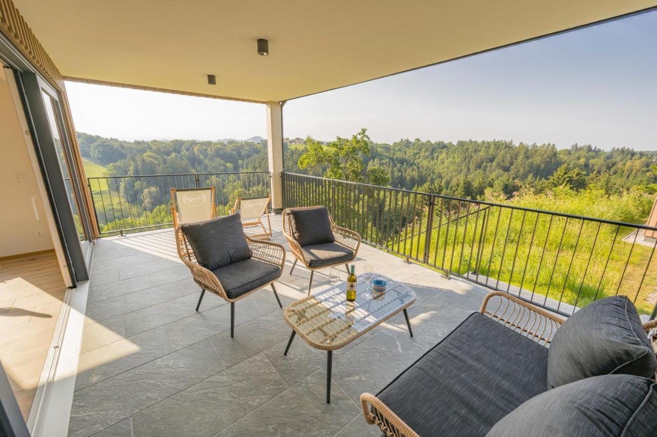Weinzeit Chalets กัมลิทซ์ ภายนอก รูปภาพ
