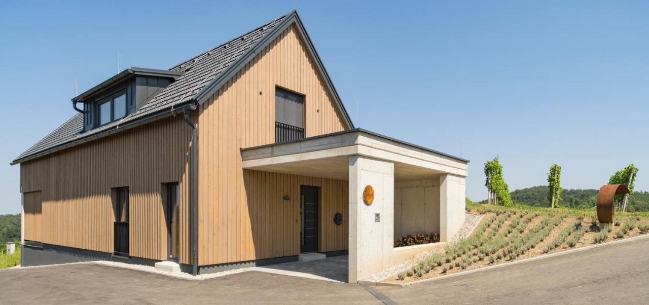 Weinzeit Chalets กัมลิทซ์ ภายนอก รูปภาพ