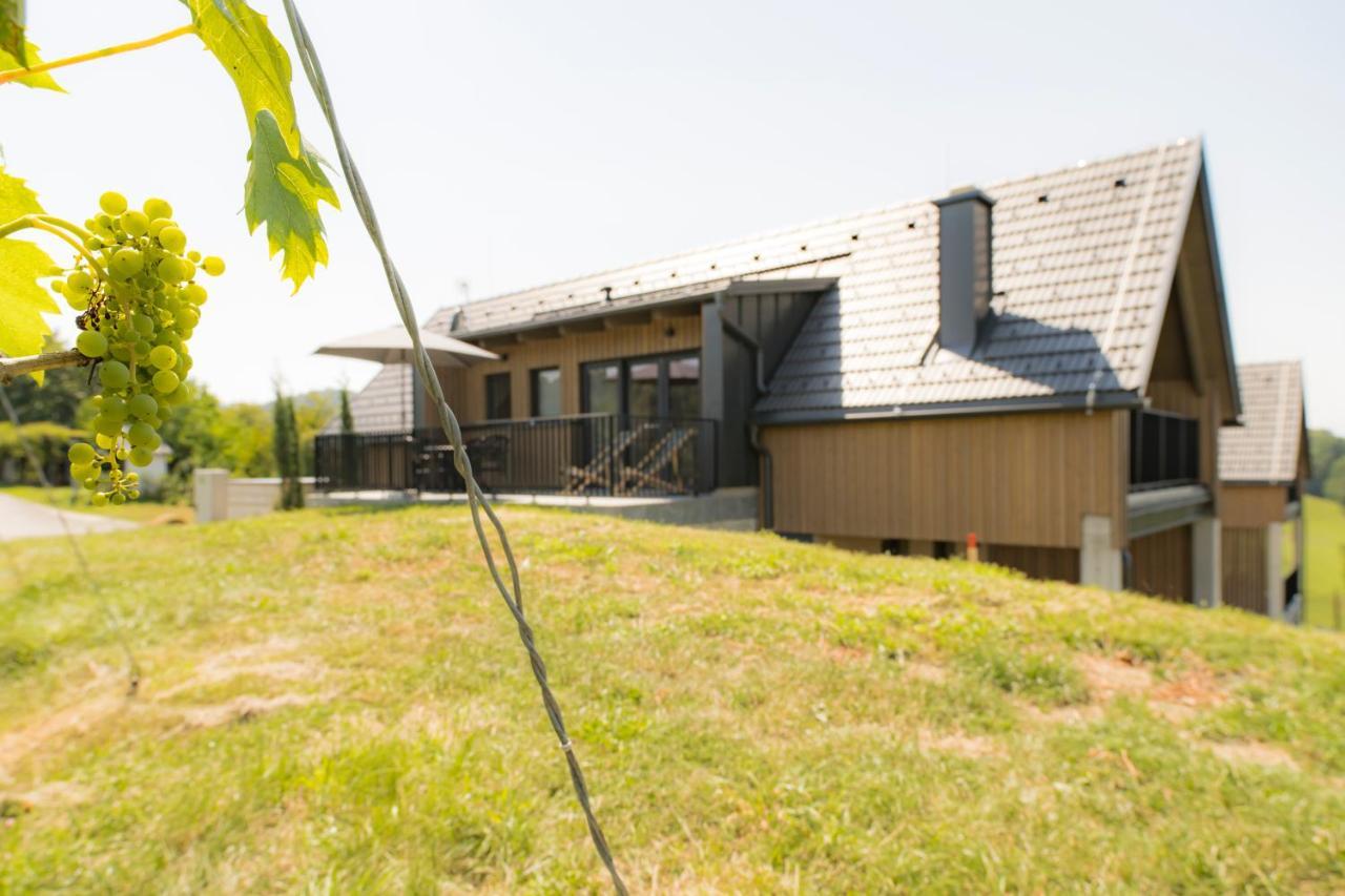 Weinzeit Chalets กัมลิทซ์ ภายนอก รูปภาพ